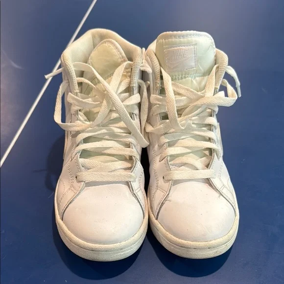 Nike Women’s Court Royal 2 Sneakers - Picture 3 of 5